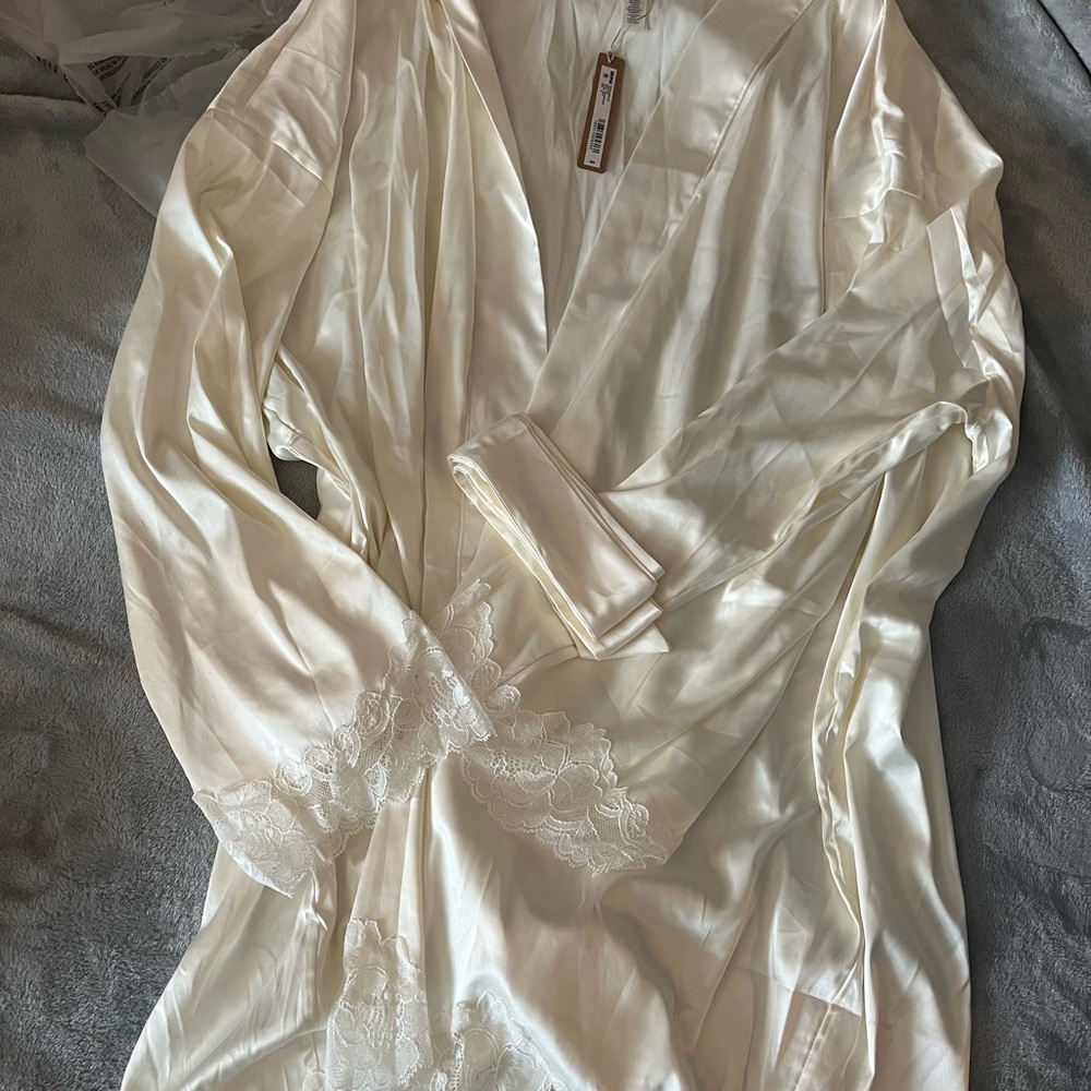 SKIMS-BRIDES|Elegant Cream Lace Trim Robe-Size:M